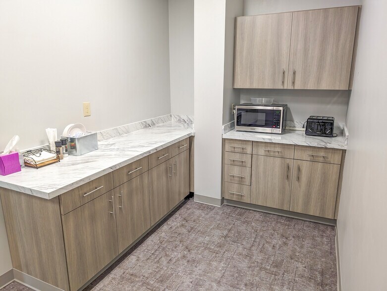 More Photos Of 61 John Muir Dr, Buffalo Unknown For Lease