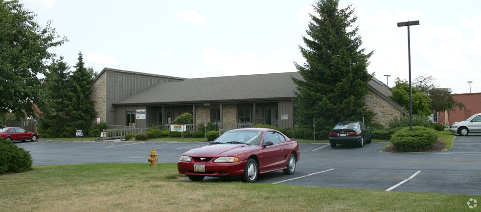 More Photos Of 836 W South Boundary St, Perrysburg Office Residential For Lease