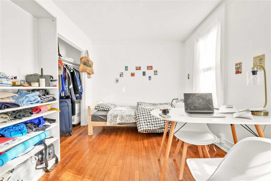 More Photos Of 3930 45th St, Sunnyside Apartments For Sale