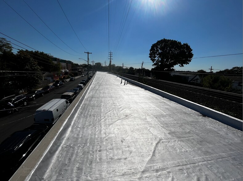 More Photos Of 118-40 Montauk St, Saint Albans Distribution For Sale