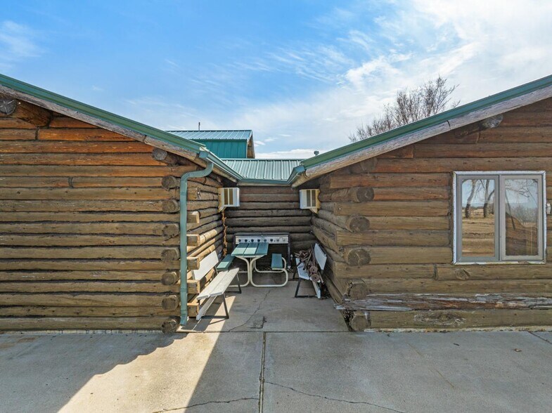 More Photos Of 213 Main St, Antler Restaurant For Sale