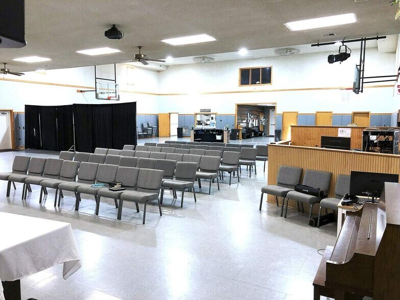 More Photos Of 14832 W 163rd St, Homer Glen Religious Facility For Lease