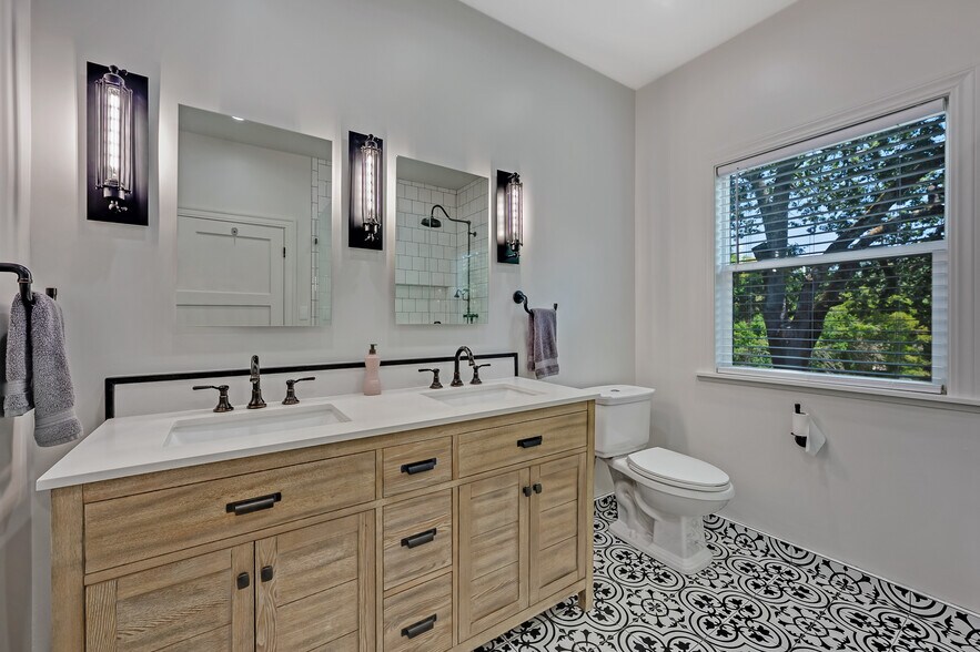 More Photos Of 125 Cristo Ln, Santa Rosa Specialty For Sale