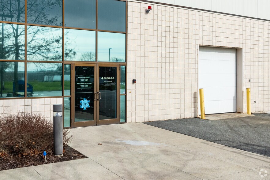 More Photos Of 572 West St, Mansfield Manufacturing For Lease