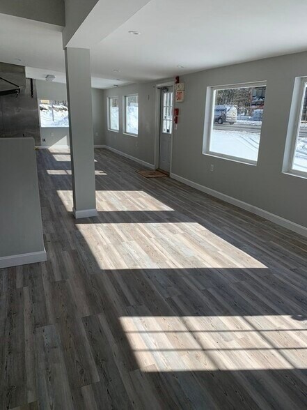 More Photos Of 165 Massachusetts Ave, Lunenburg Fast Food For Sale