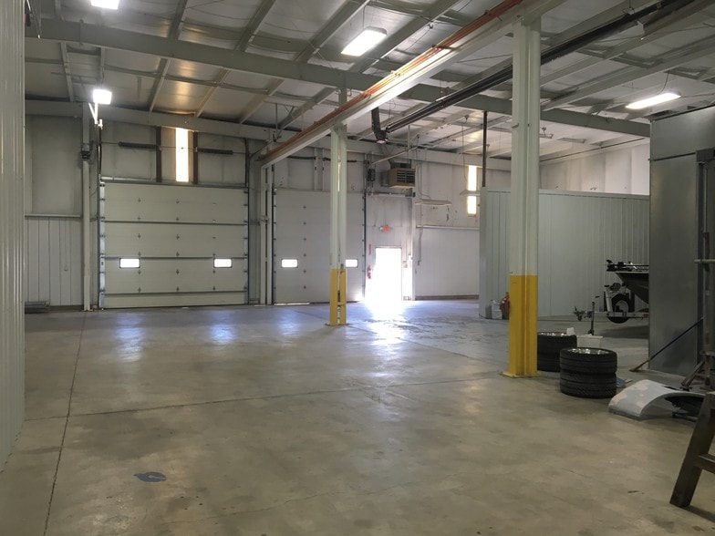 More Photos Of 2425 Hutson Rd, Green Bay Manufacturing For Lease
