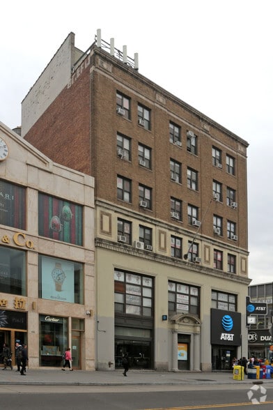 More Photos Of 3915-3917 Main St, Flushing Office For Lease