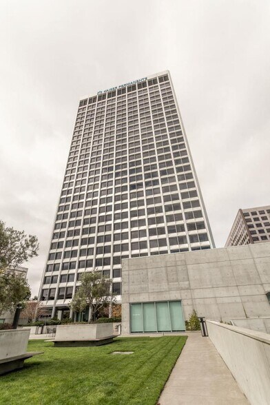 Primary Photo Of 1 Kaiser Plz, Oakland Office For Lease