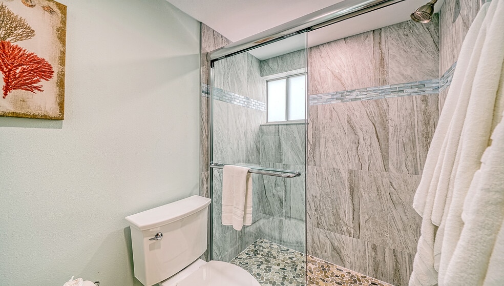 More Photos Of 104 Avenida Veneccia, Siesta Key Multifamily For Sale