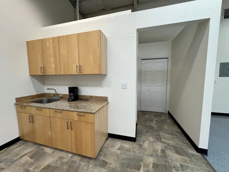 More Photos Of 46560 Fremont Blvd, Fremont Warehouse For Sale
