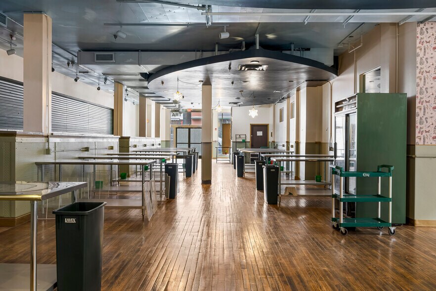 More Photos Of 61 N Pearl St, Albany Apartments For Lease