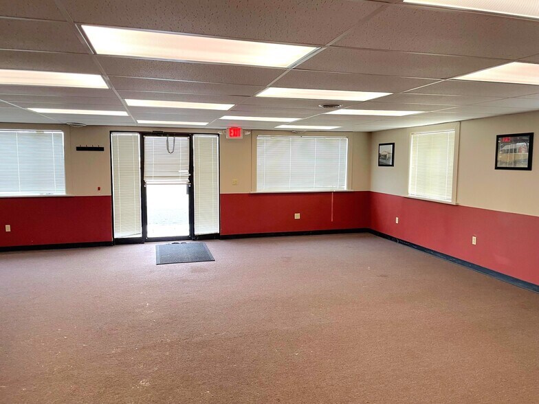 More Photos Of 14483 OH-31, Kenton Manufacturing For Sale