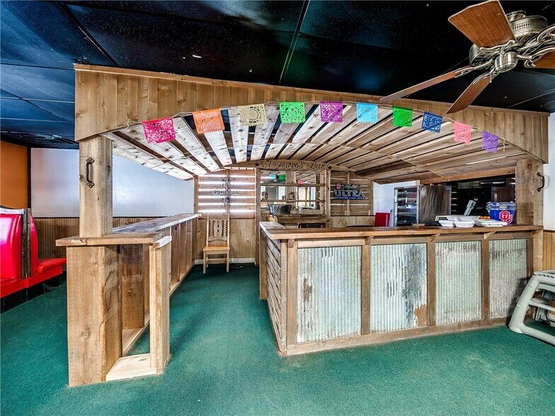 More Photos Of 1901 SW 27th St, El Reno Restaurant For Sale