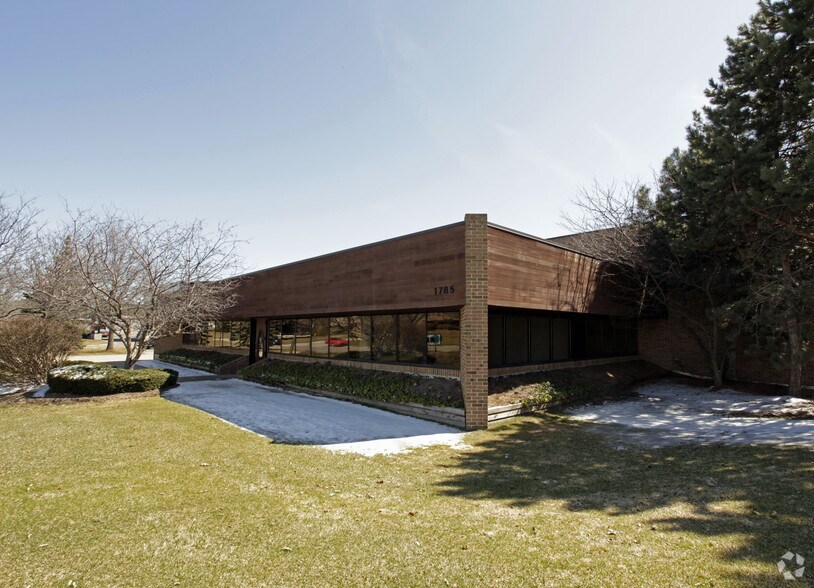 More Photos Of 1785 Northfield Dr, Rochester Hills Manufacturing For Lease