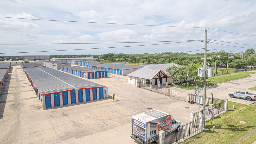 More Photos Of 20603 Clay Rd, Katy Self Storage For Sale
