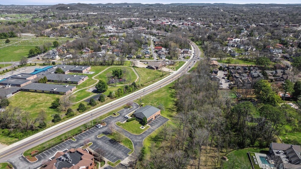 More Photos Of 507 New Highway 96 W, Franklin Medical For Sale