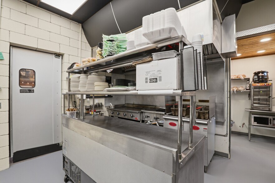 More Photos Of 112 N Chisholm Trl, Dover Restaurant For Sale