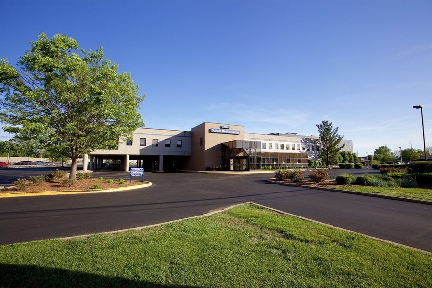 More Photos Of 4004 Dupont Cir, Louisville Medical For Sale