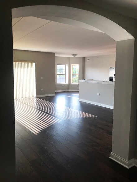 More Photos Of 7250 W 157th St, Orland Park Apartments For Sale