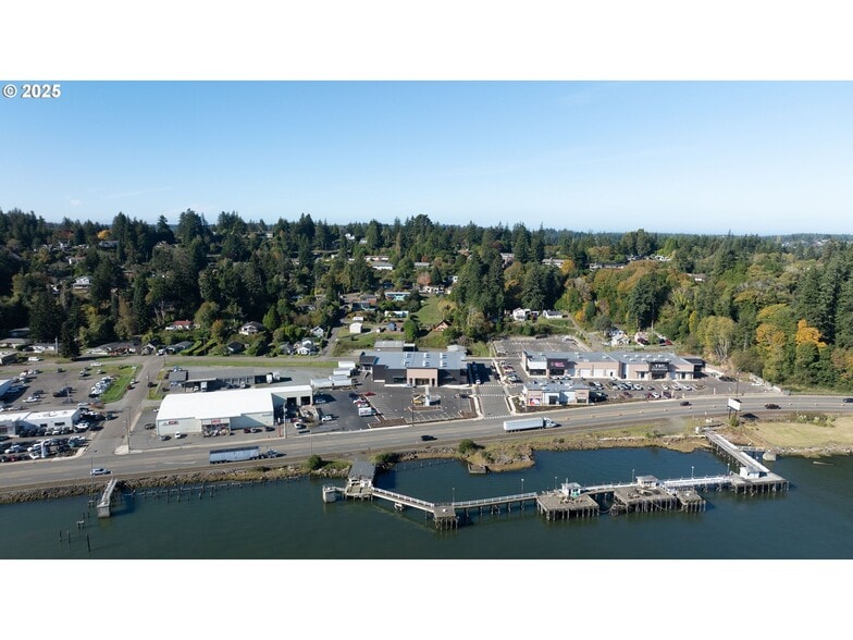 More Photos Of 1236 Teakwood Ave, Coos Bay Health Club For Sale