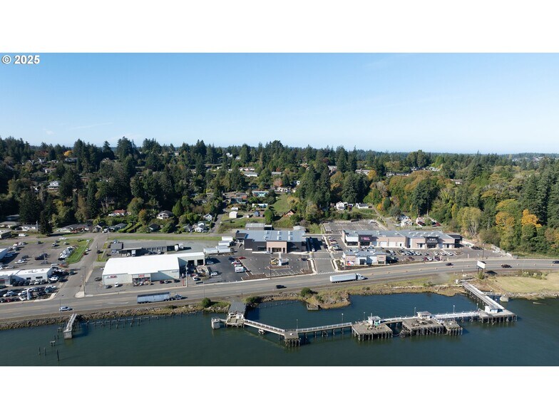 More Photos Of 1236 Teakwood Ave, Coos Bay Health Club For Sale