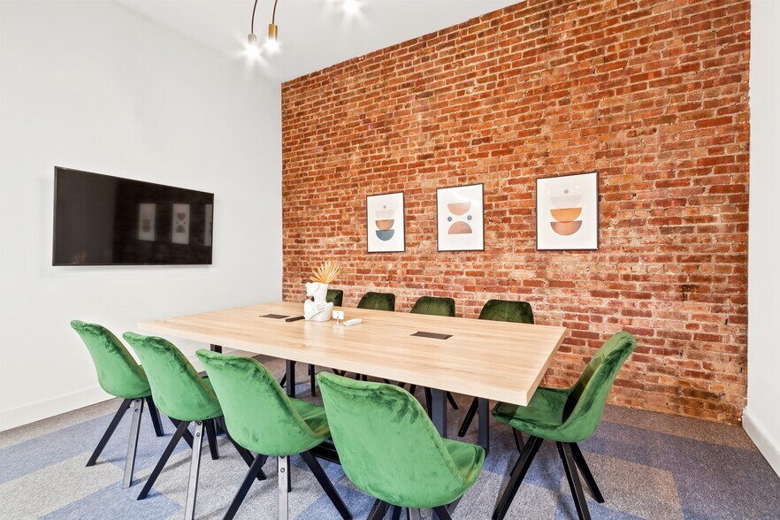 More Photos Of 742-750 Manhattan Ave, Brooklyn Coworking Space