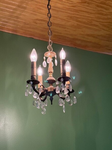 More Photos Of 401 N Busch Ave, Mountain Grove Loft Creative Space For Sale