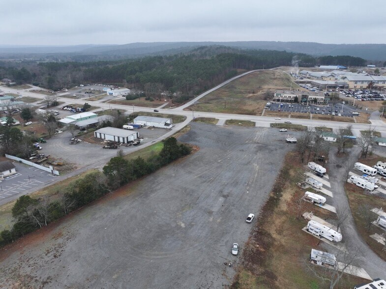 More Photos Of 2559 Hwy 65 S, Clinton Trailer Camper Park For Sale