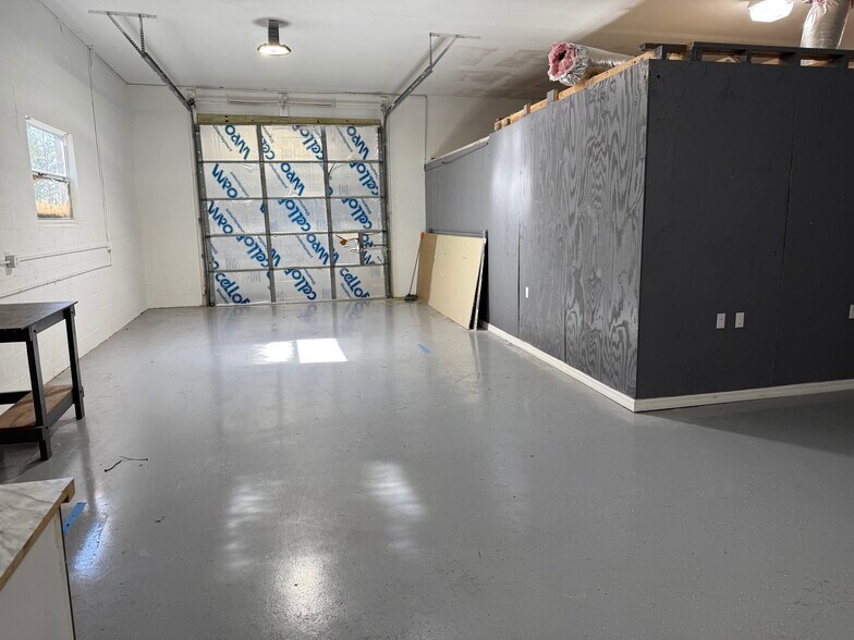 More Photos Of 8132 Cormel St, Port Richey Industrial For Lease