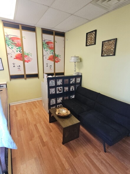 More Photos Of 2611 State Rd, Cuyahoga Falls Storefront Retail Office For Lease
