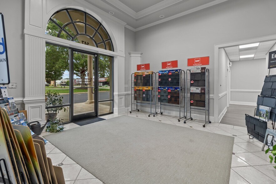 More Photos Of 147 Cedar Pointe Dr, Mooresville Research And Development For Lease