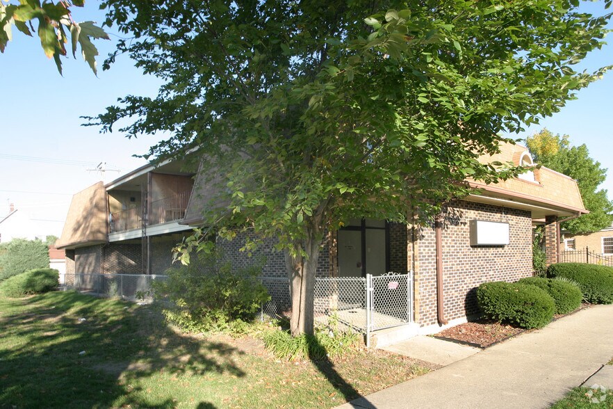 More Photos Of 808 N Broadway Ave, Melrose Park Medical For Lease