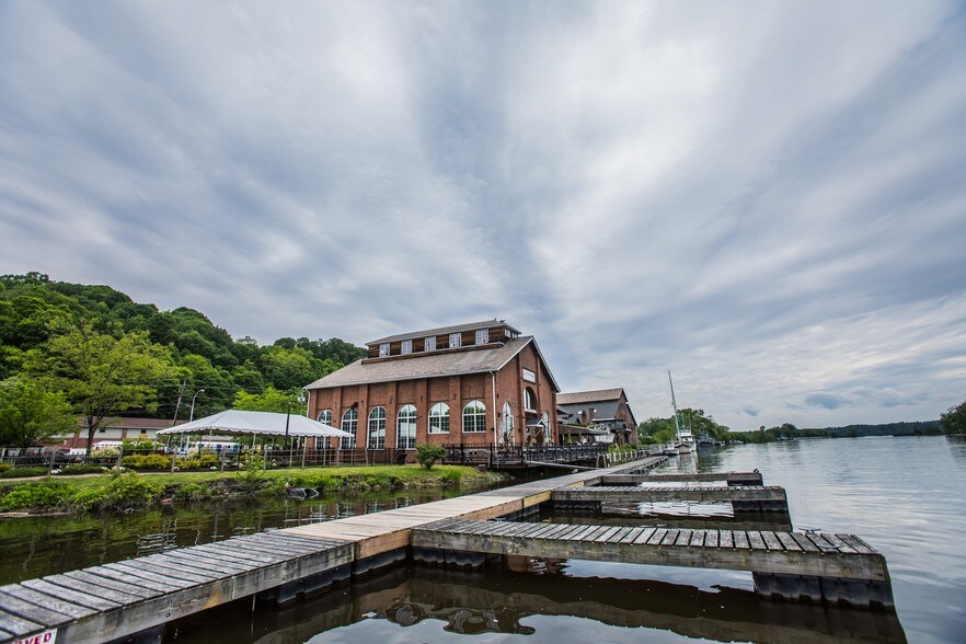 More Photos Of 88-110 Rondout Landing, Kingston Restaurant For Sale
