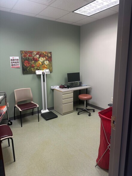 More Photos Of 175 Walnut St, Lockport Office For Lease