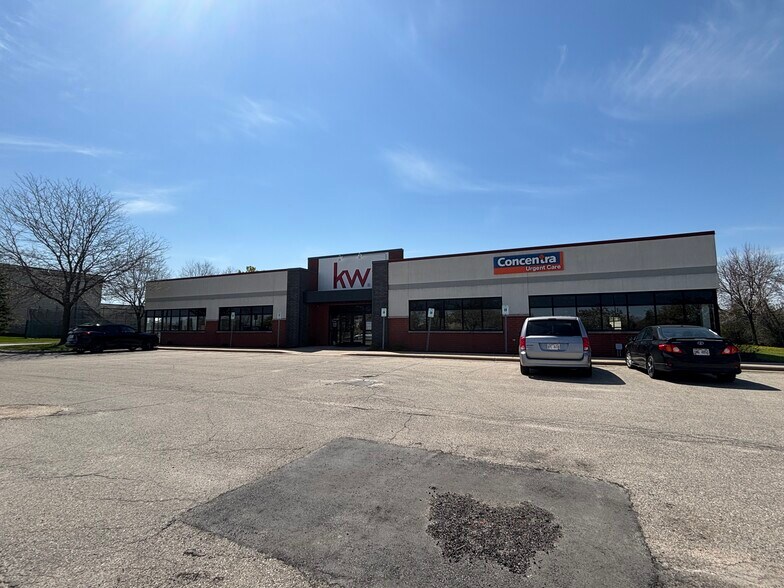 More Photos Of 517 N Westhill Blvd, Appleton Freestanding For Lease