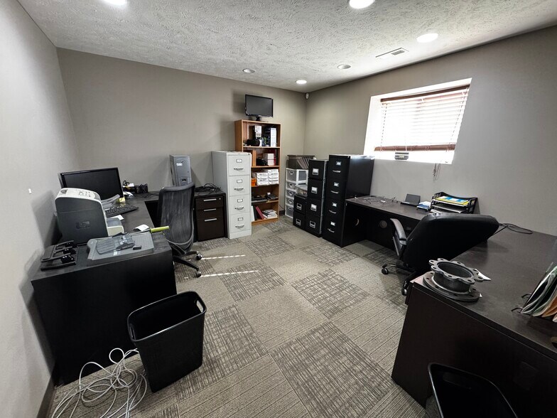 More Photos Of 990 Cottonwood Ave, Seward Warehouse For Sale
