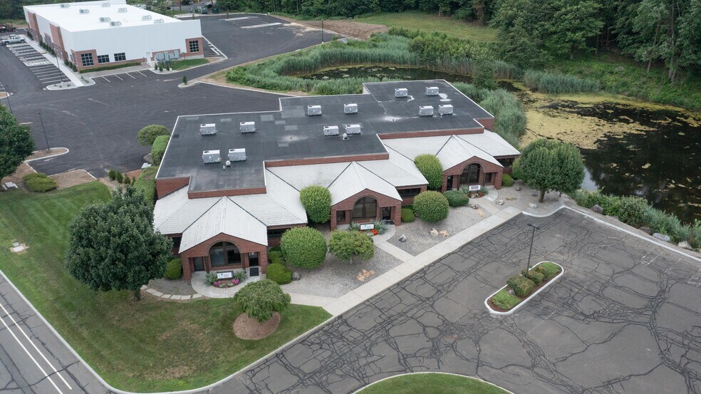 More Photos Of 3-9 Park Lawn Dr, Bethel Research And Development For Lease