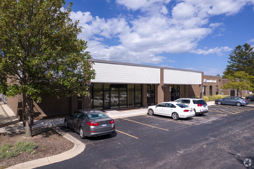 Primary Photo Of 22 Kristin Dr, Schaumburg Daycare Center For Lease