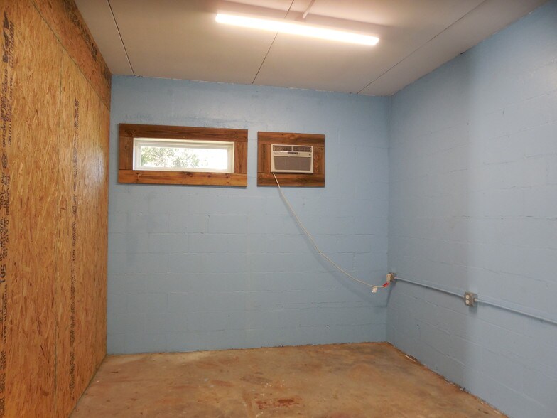 More Photos Of 4401 Wigmore St, Jacksonville Warehouse For Lease