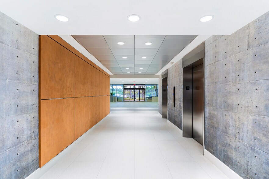 More Photos Of 700 NW 107th Ave, Miami Unknown For Lease