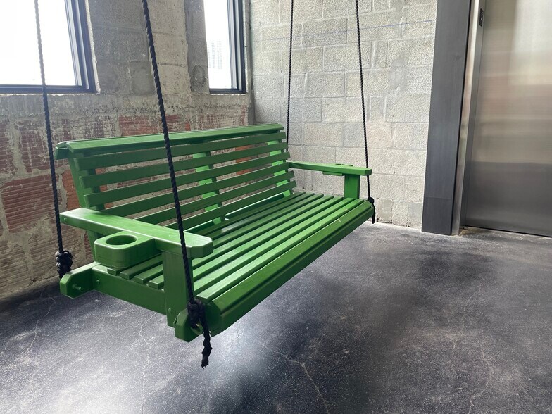 More Photos Of 1900 NE Miami Ct, Miami Office For Lease