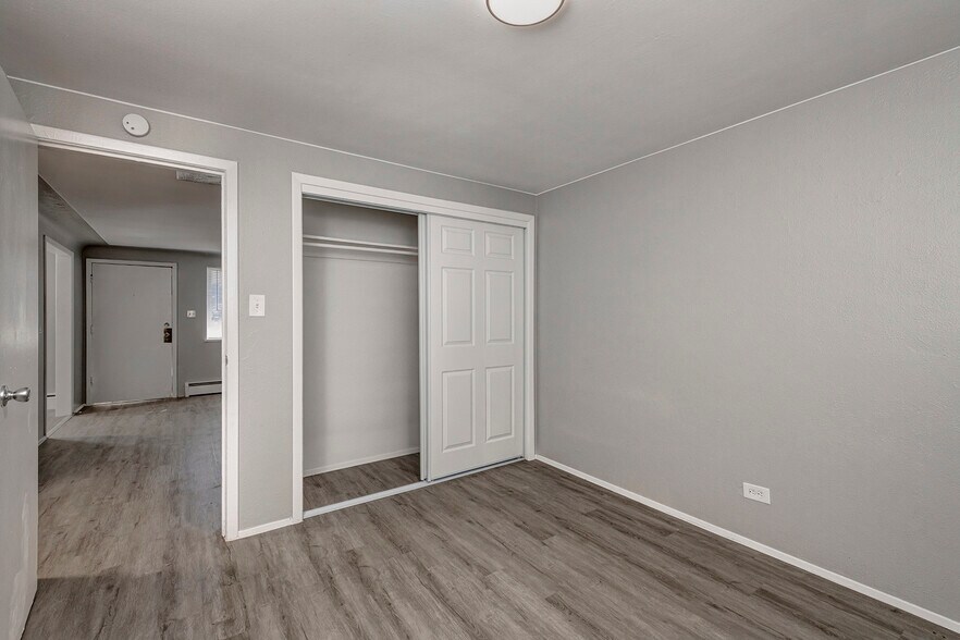 More Photos Of 1601-1645 Joliet St, Aurora Apartments For Sale