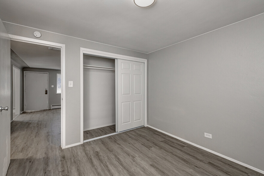 More Photos Of 1601 Joliet St, Aurora Apartments For Sale