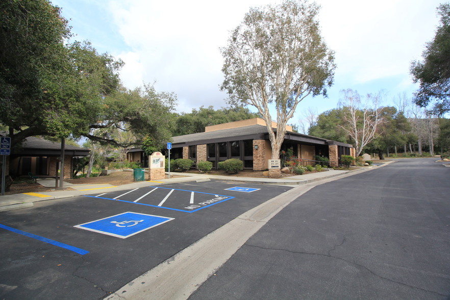 Primary Photo Of 317-325 S Moorpark Rd, Thousand Oaks Unknown For Lease