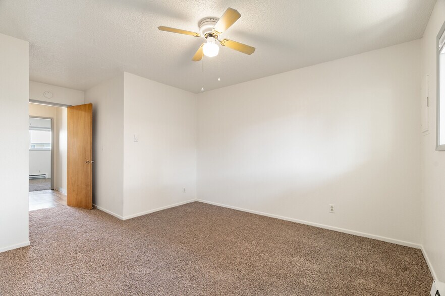More Photos Of 110-162 NW 15th St, Gresham Apartments For Sale
