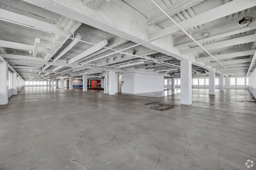 More Photos Of 800 Bell St, Houston Office For Sale