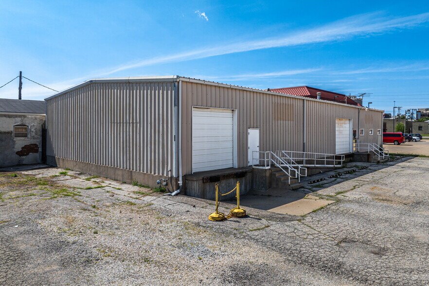 More Photos Of 624 S 7th St, Saint Joseph Industrial For Sale
