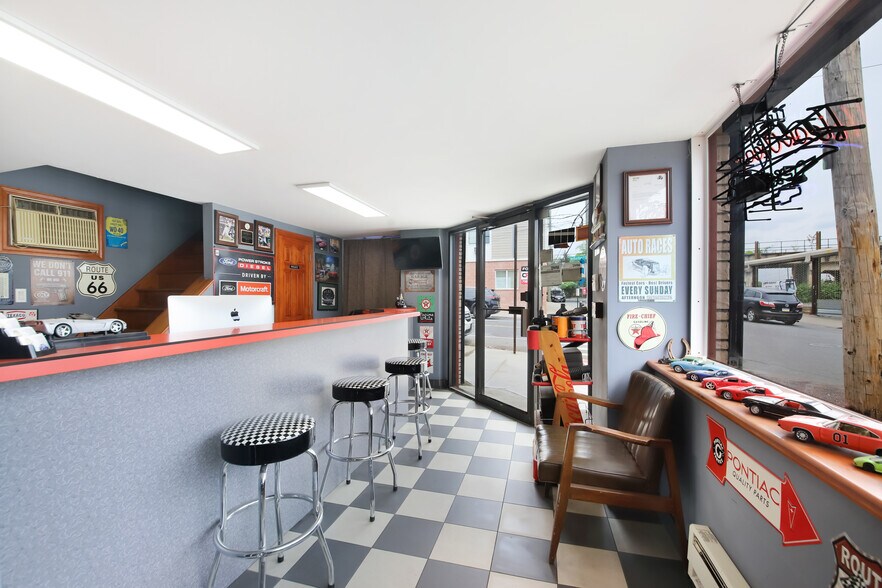 More Photos Of 1960 Richmond Ter, Staten Island Auto Repair For Lease