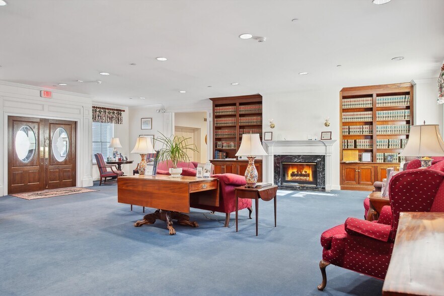 More Photos Of 33 W 2nd St, Riverhead Office For Sale