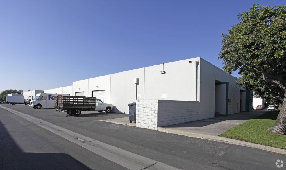 More Photos Of 18437 Mt. Langley St, Fountain Valley Distribution For Lease